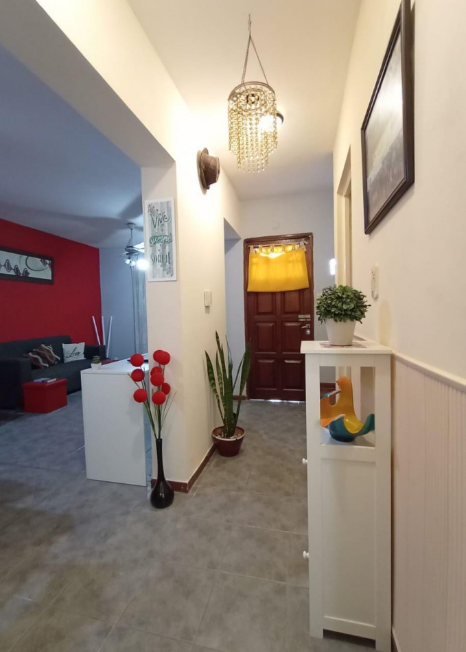 VENTA - CASA TIPO DUPLEX 3 HABITACIONES - ZONA COMERCIO I