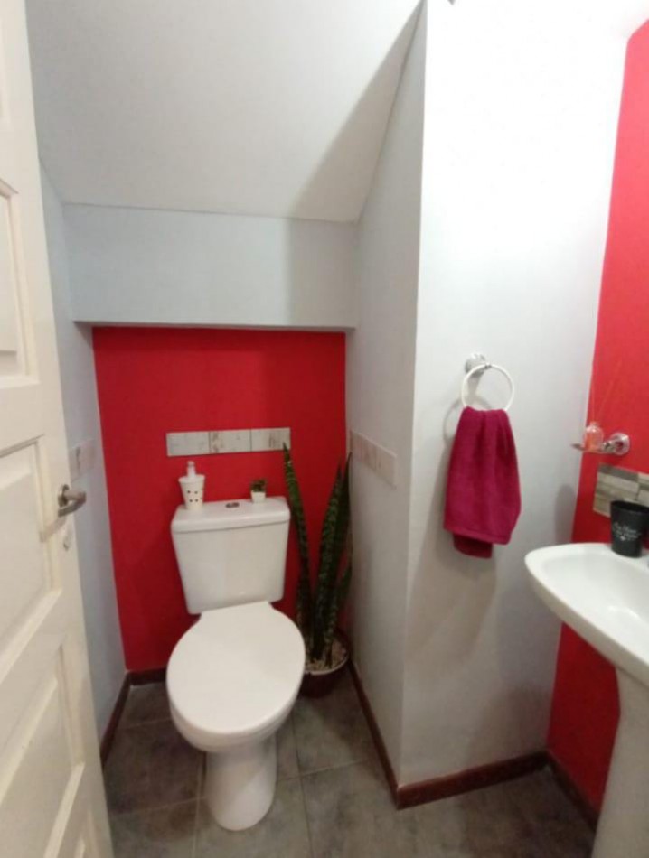 VENTA - CASA TIPO DUPLEX 3 HABITACIONES - ZONA COMERCIO I
