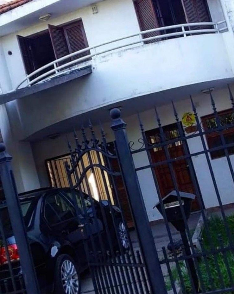VENTA - CASA TIPO DUPLEX 3 HABITACIONES - ZONA COMERCIO I