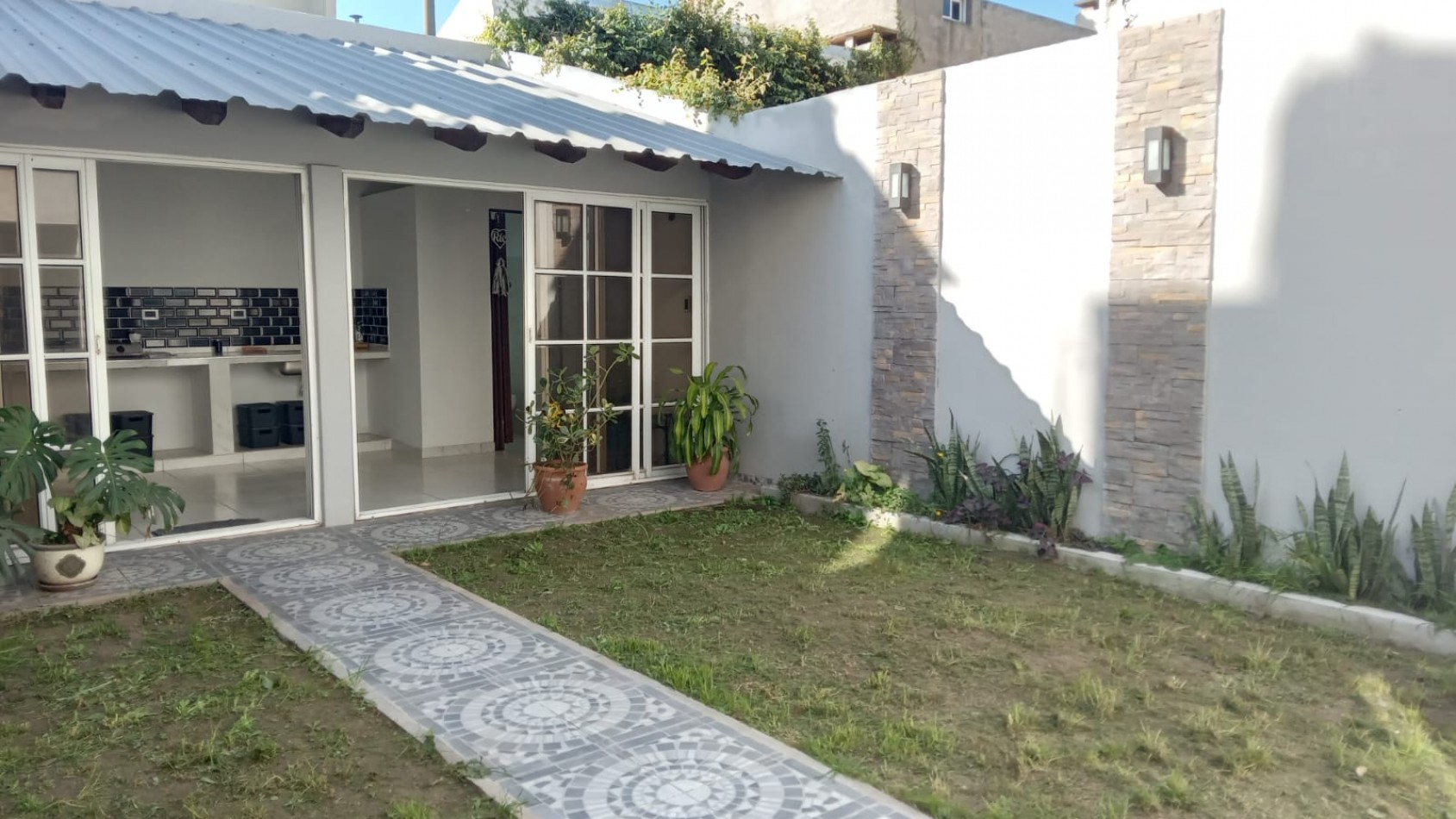 VENTA - CASA TIPO DUPLEX 3 HABITACIONES - LAMADRID AL 2100