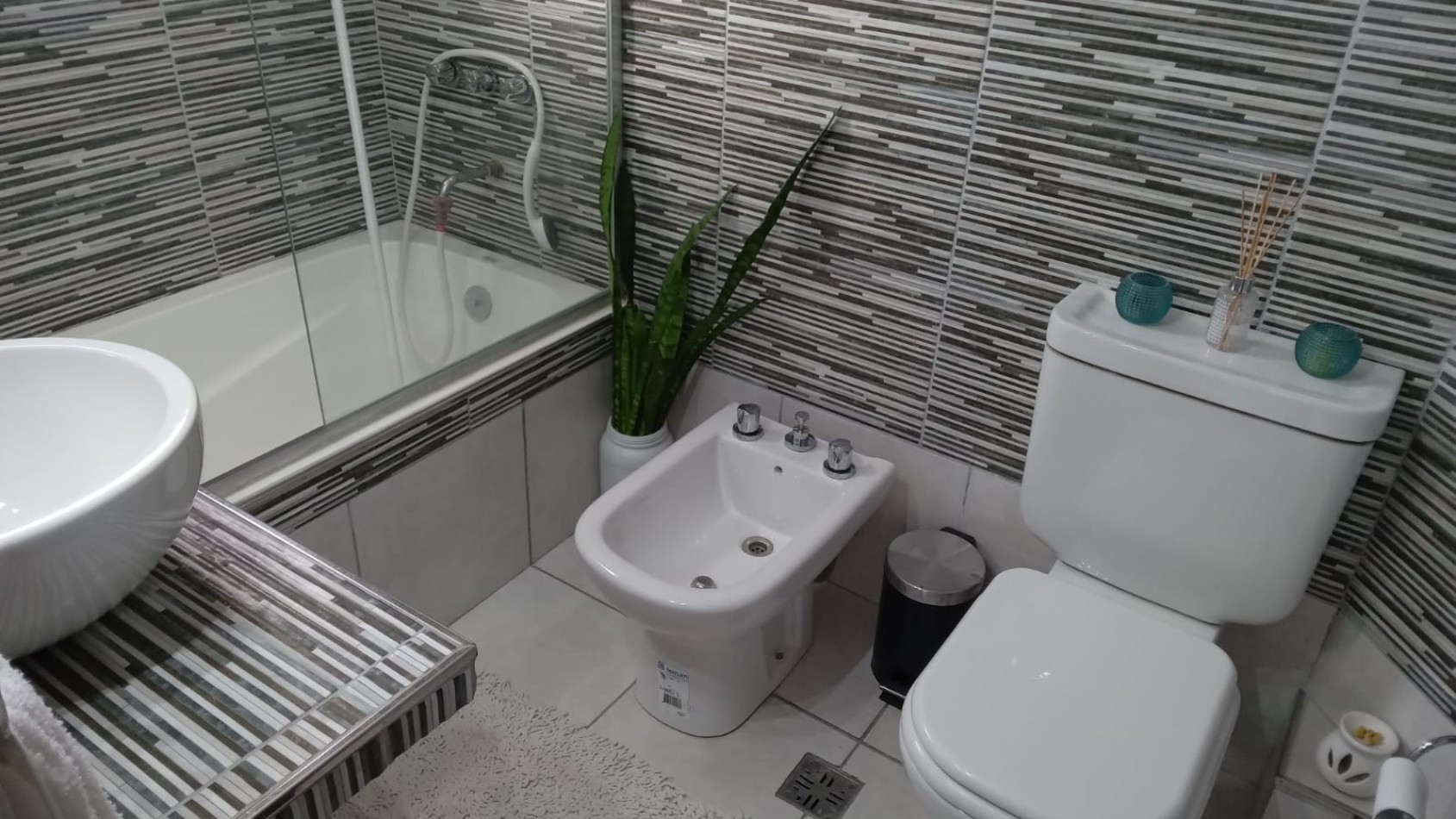 VENTA - CASA TIPO DUPLEX 3 HABITACIONES - LAMADRID AL 2100