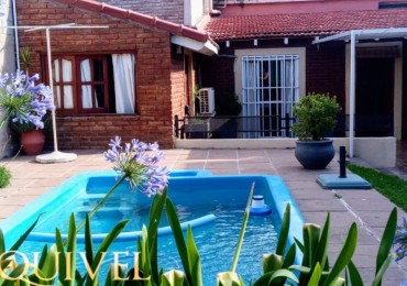 VENTA  - CASA 4 AMBIENTES CON PILETA EN PARQUE MAYOR 