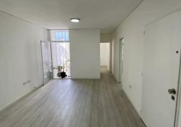 VENTA - DEPARTAMENTO DOS HABITACIONES + OFICINA - ZONA CENTRICA