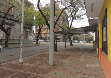 VENTA - LOCAL COMERCIAL - FRENTE A UNIVERSIDAD UNER